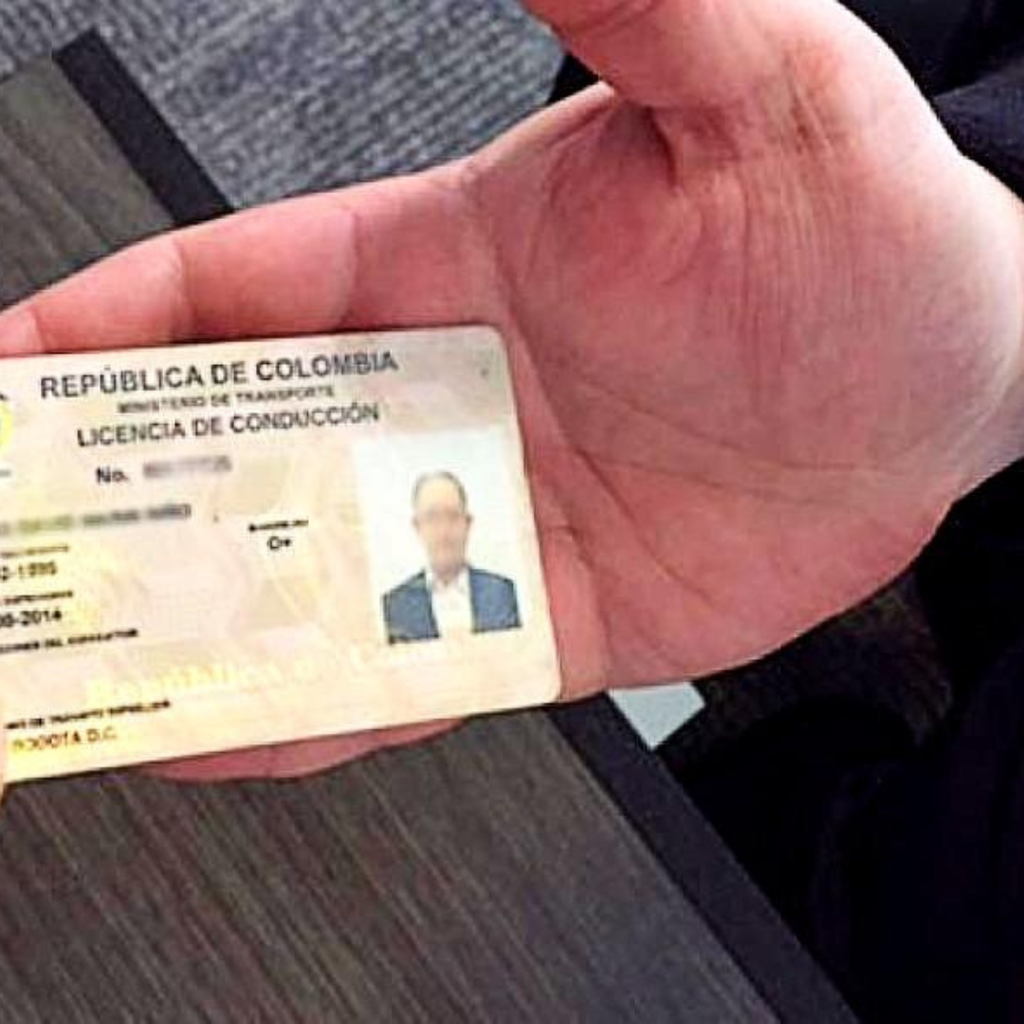 Derechos a Licencia
